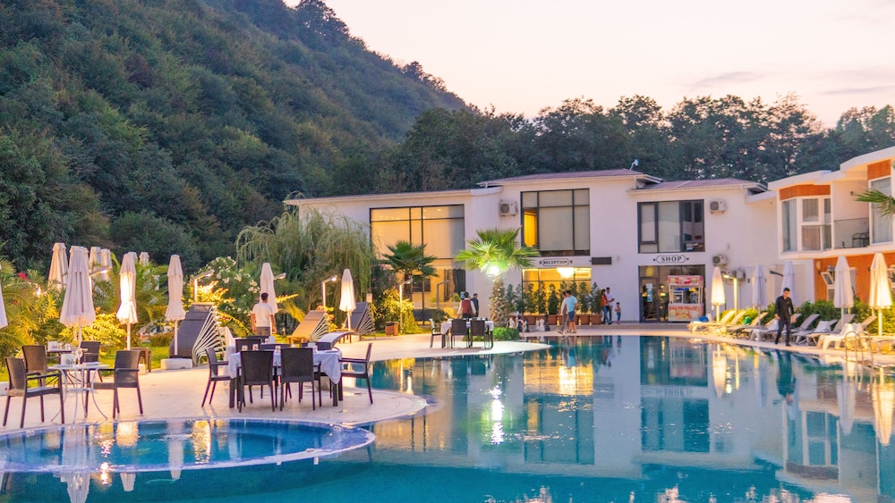 Riva Hill Resort 8/48