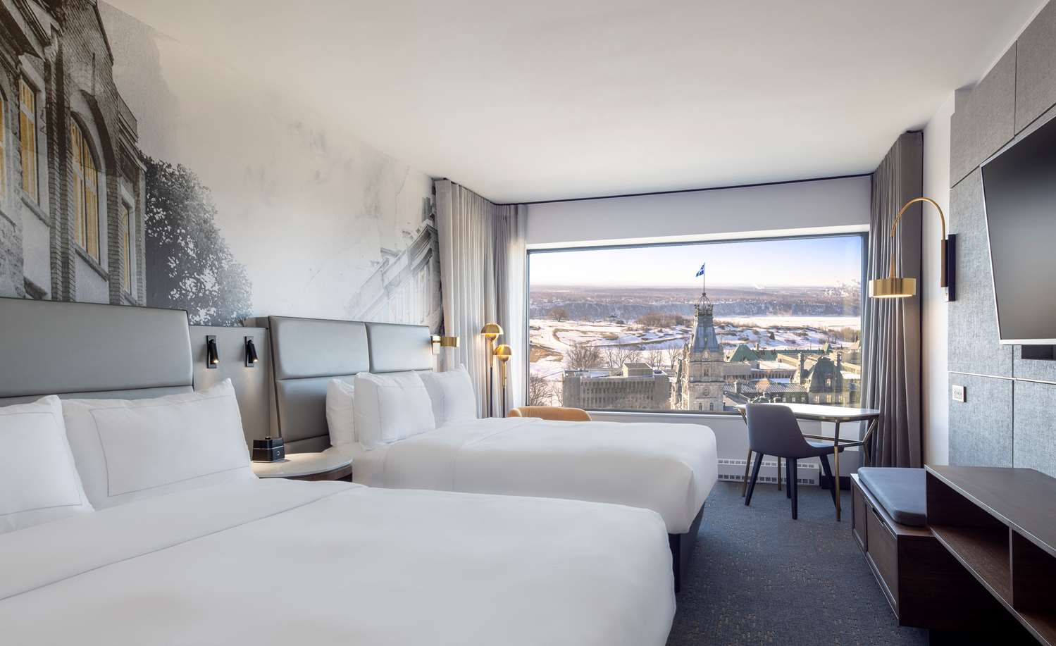Executive, Queen Bed, Parliament View
