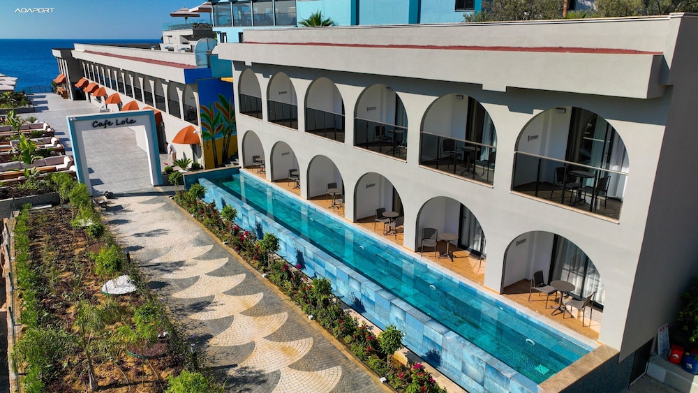 Ada Port Hotel 13/66