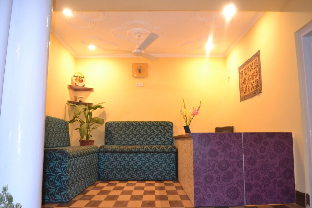 Tara Guest House 53/68