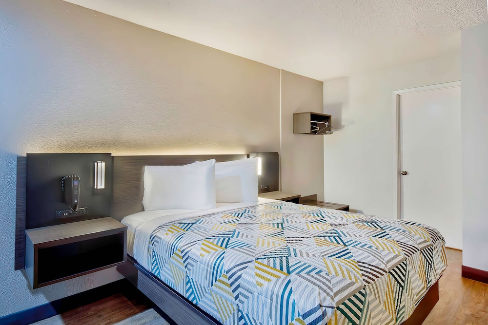 Motel6 Vallejo, CA - Six Flags West 45/64