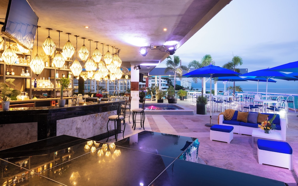 Chairs Resort By the Sea 5/49