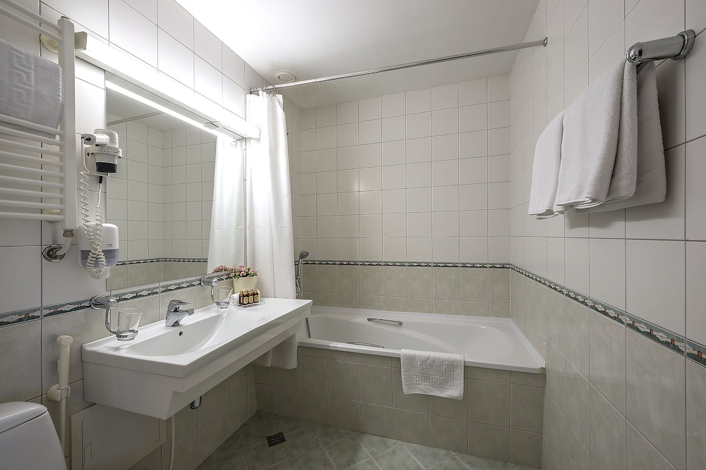Grata by Centrum Hotels 43/47