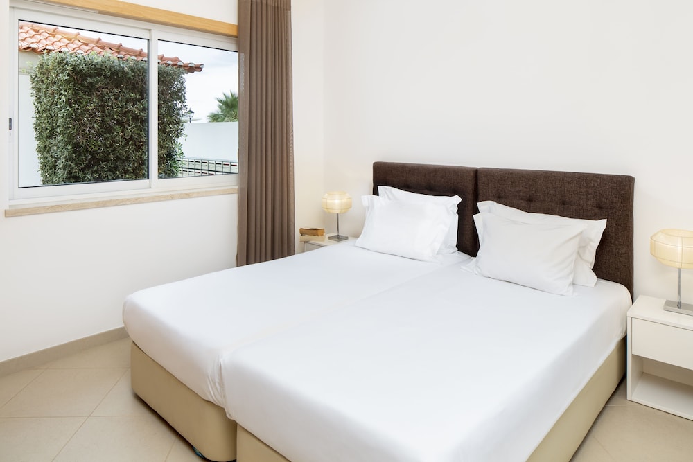 3 Bedrooms, Superior, Apartment, 1 Double and 4 Single Beds, Beach Side