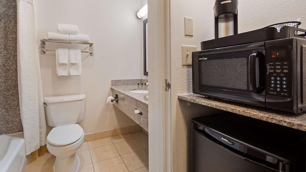 Best Western Plus Kansas City Airport-Kci East 16/43