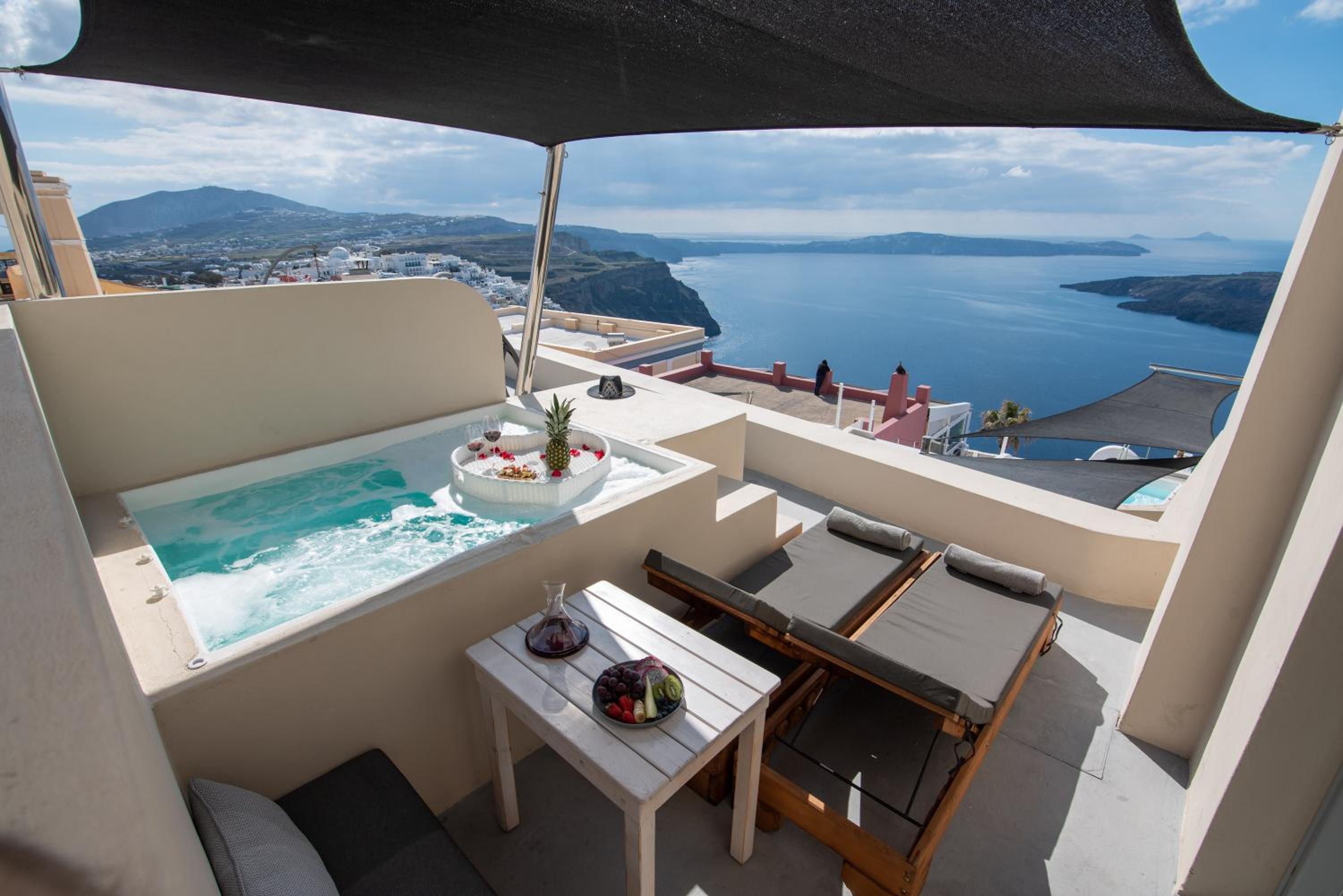 Caldera Cliff Illusion Suites 24/24