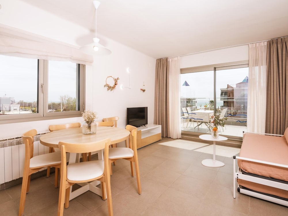 Castellmar Apartments 37/57