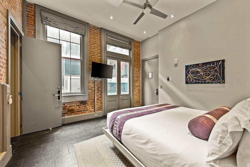 4 Bedrooms, Elite, Suite, 3 King Beds, Queen Bed, Sofa, Pool Access، The Natchez Vacation Rentals 2/10