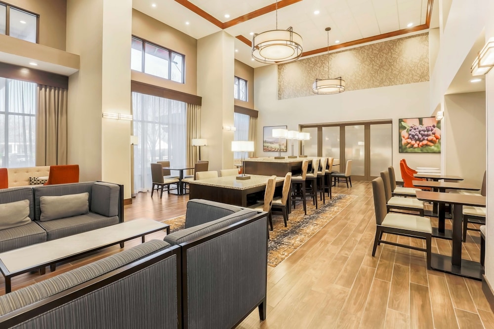 Hampton Inn & Suites Windsor - Sonoma Wine Country 34/40