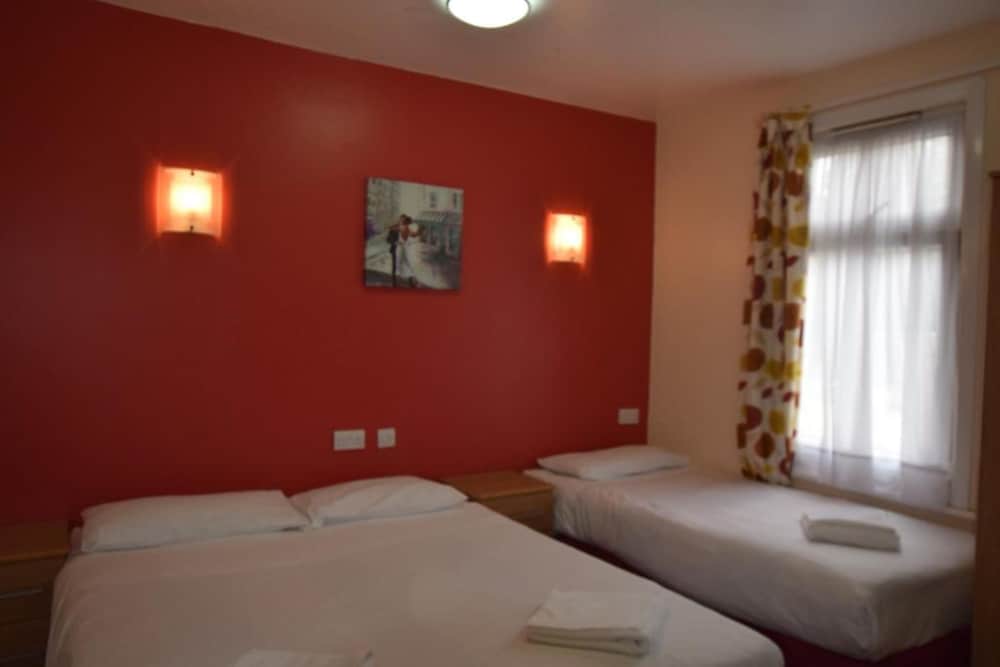 Cranbrook Hotel London 29/55
