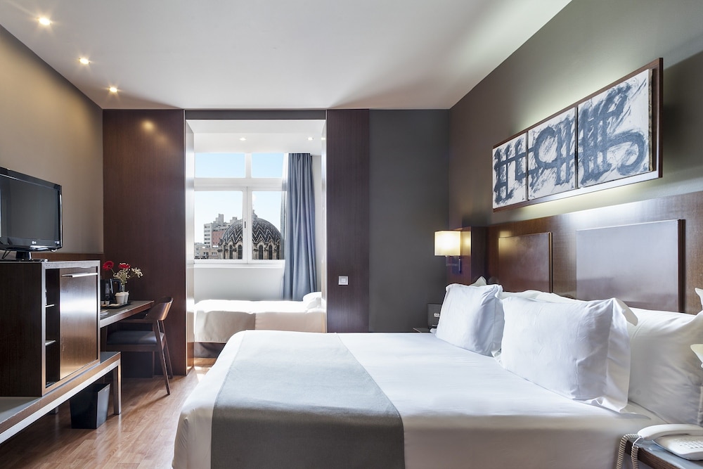 ROOM, TRIPLE