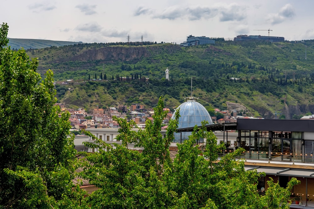 Iris Hotel Tbilisi 55/60