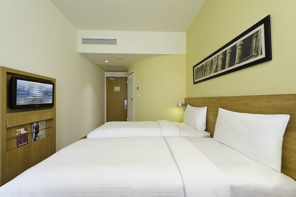 ibis Nashik 21/70