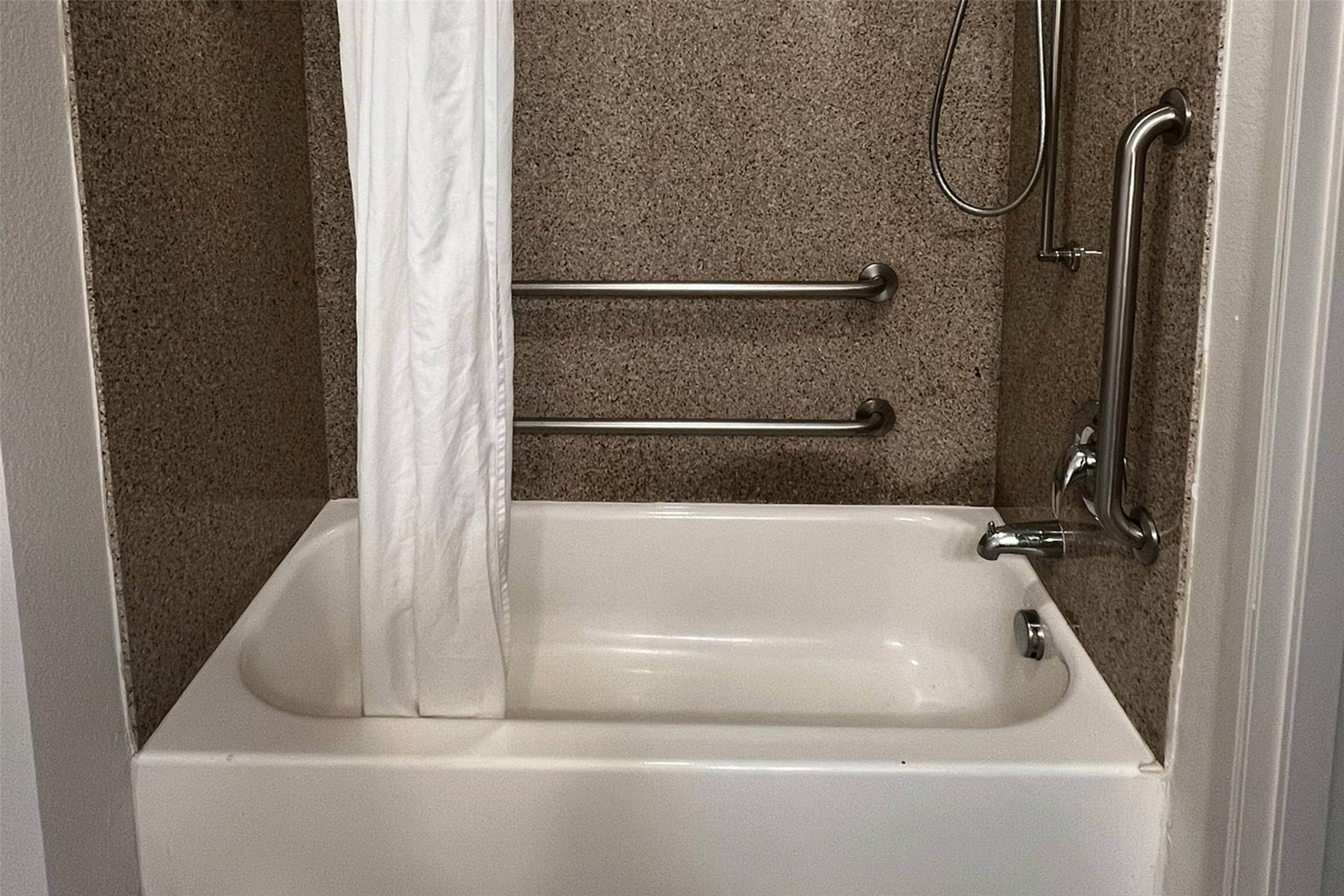 Comfort Inn & Suites Concord (Kannapolis) 48/51