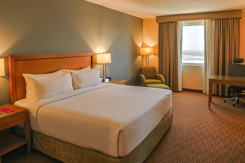 غرفة قياسية بسرير مزدوج، CROWNE PLAZA MONTERREY AEROPUERTO 2/9
