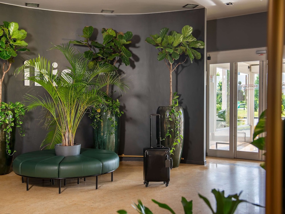 IBIS FIRENZE PRATO EST 47/73