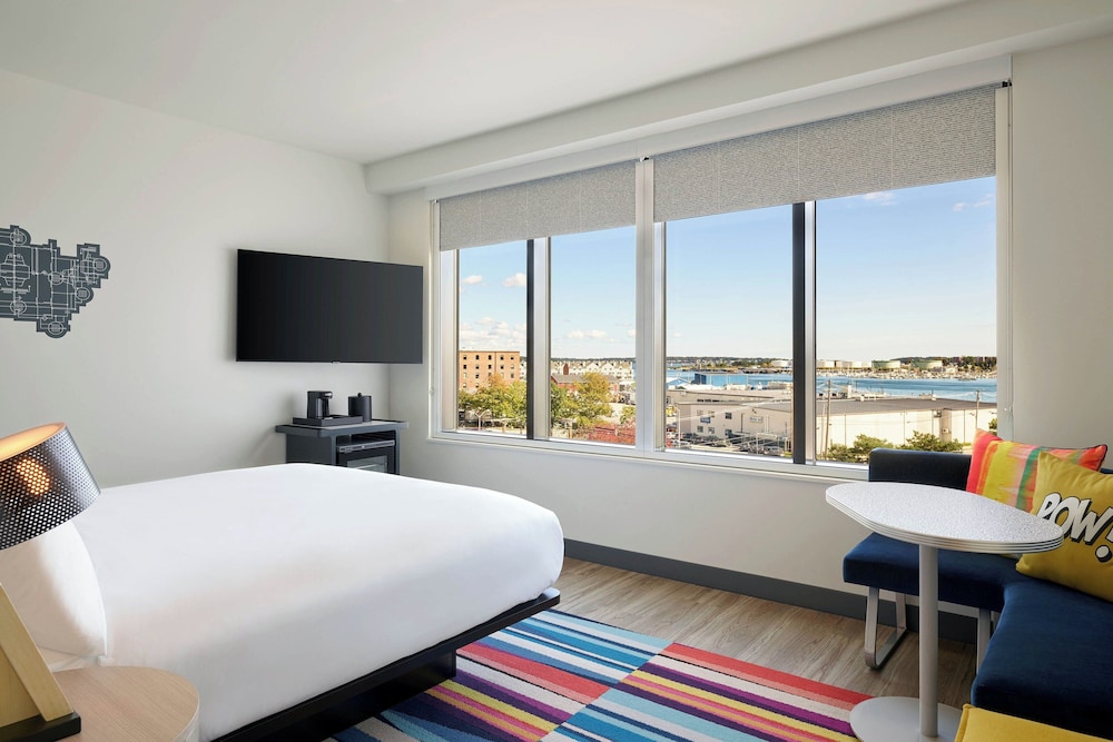 Room, King Bed, Water View
