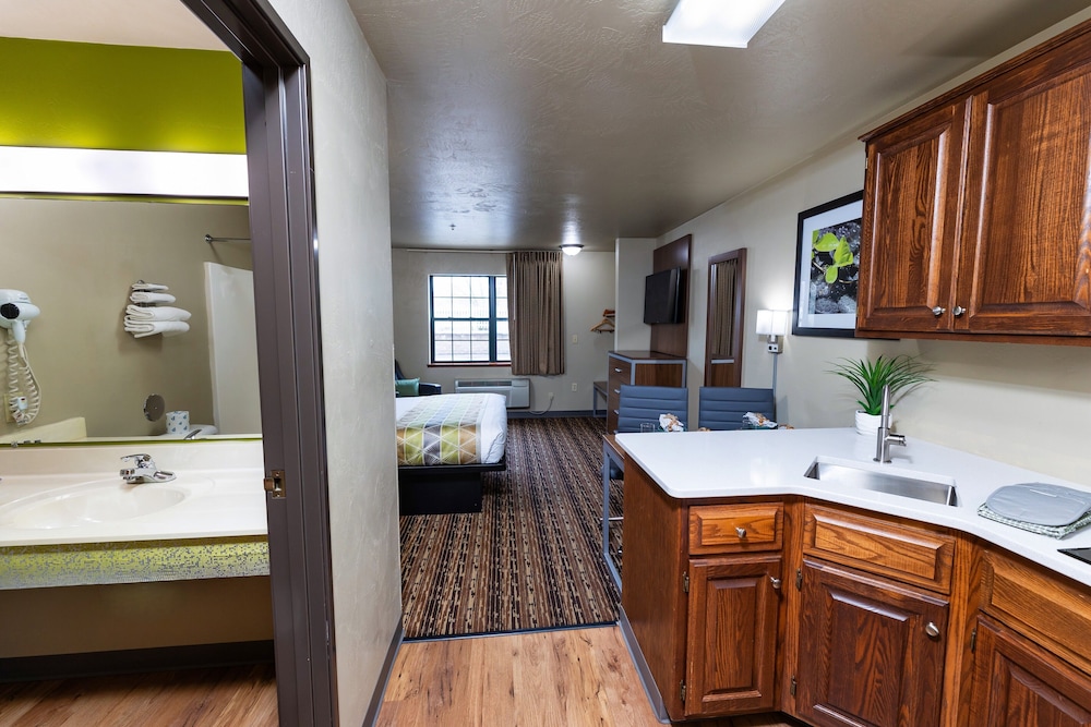 Extended Stay Airport 50/50