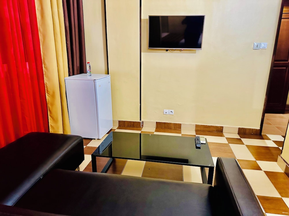 YaahoT Hotel 41/50