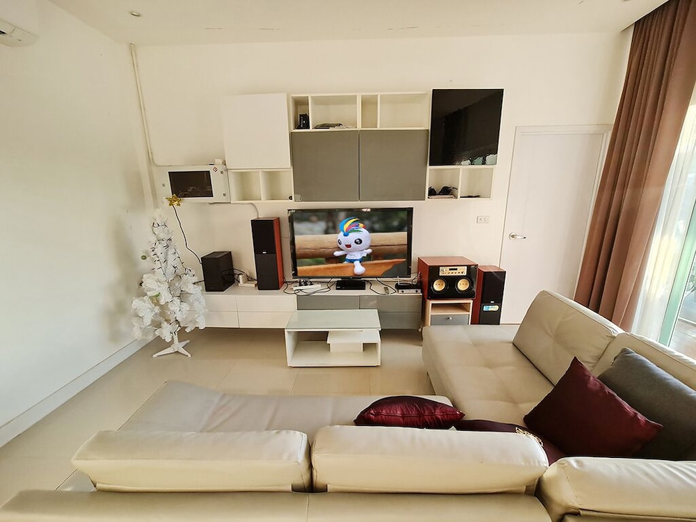 Jira Pool Villa 48/67