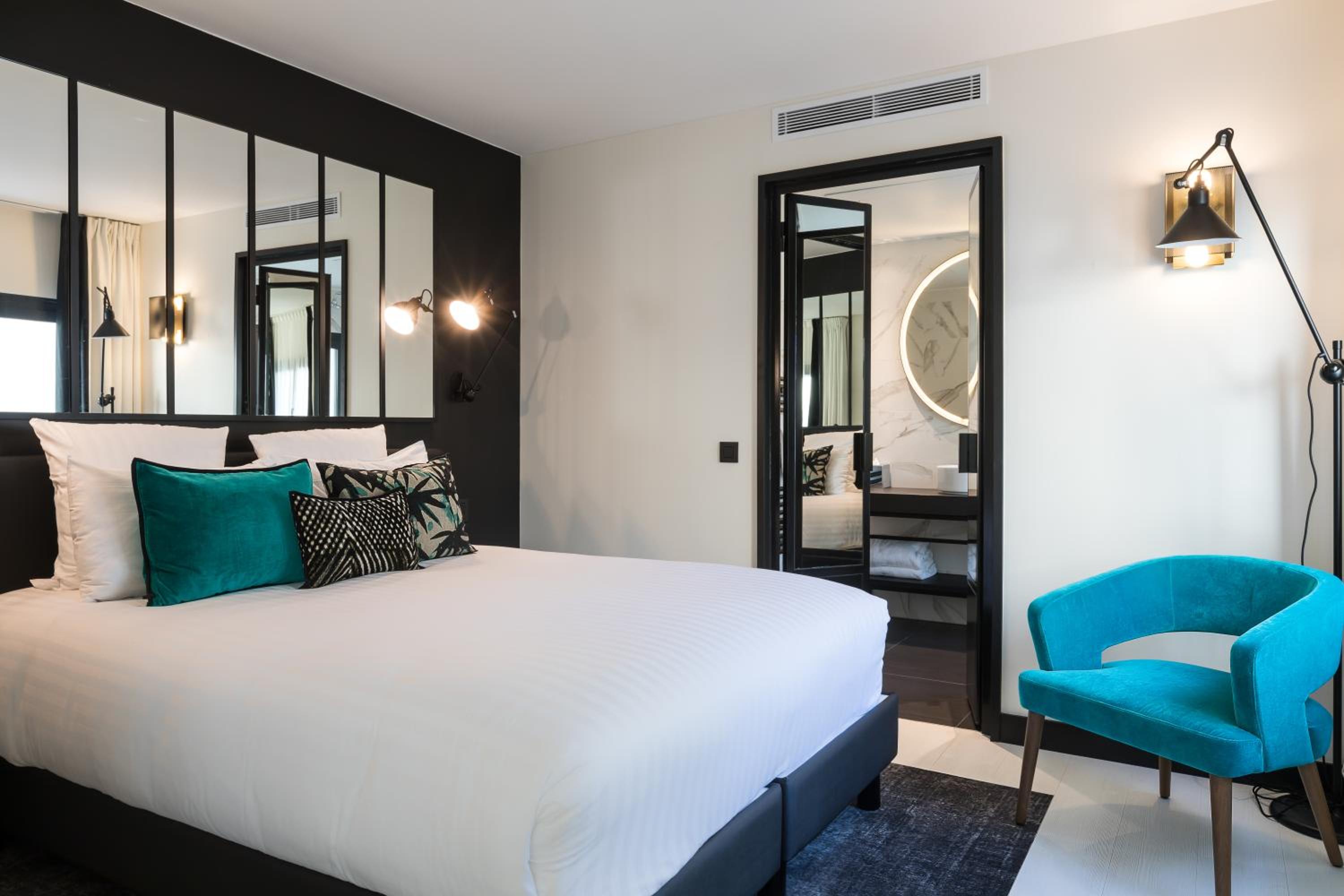SUPERIOR, DOUBLE BED