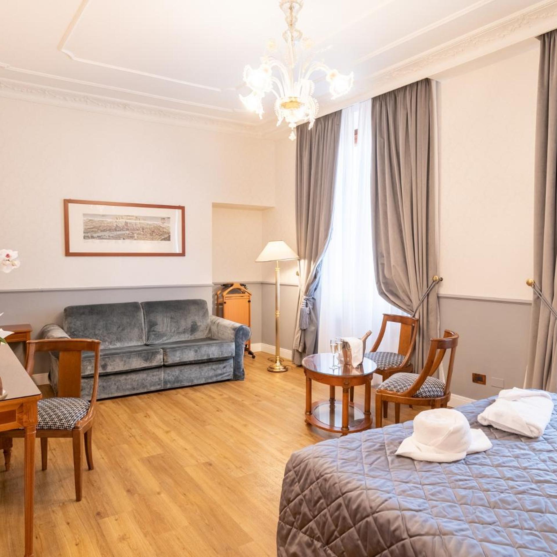 Deluxe, Triple, King Bed, Strozzi Palace Hotel 2/6