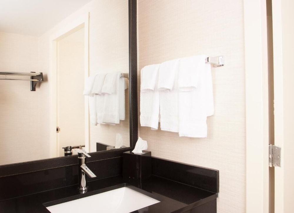 Fairfield Inn Charlotte Gastonia 7/38