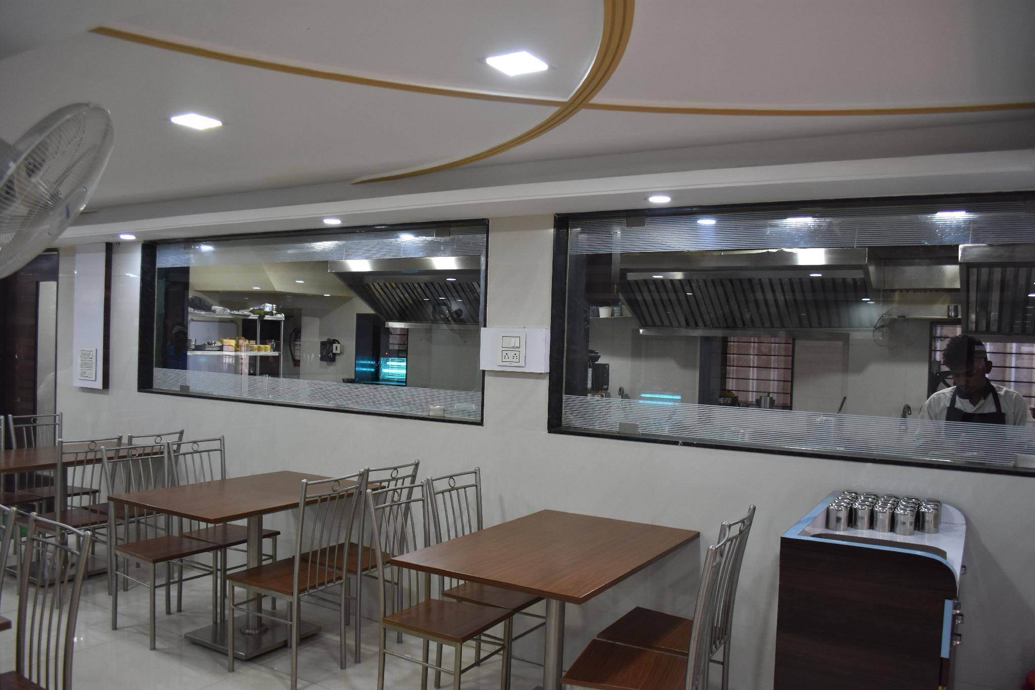 Hotel Royal Treat Kolahpur 16/21