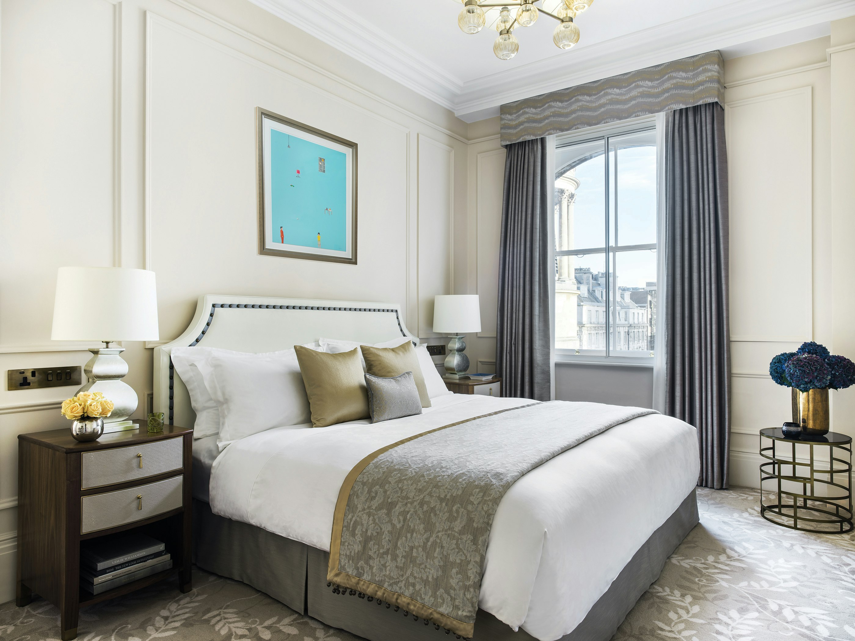 Club, Residence, Suite