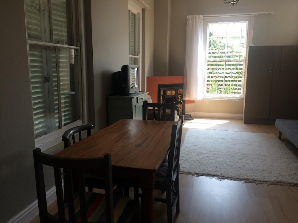 30 On Oatlands Road 17/27