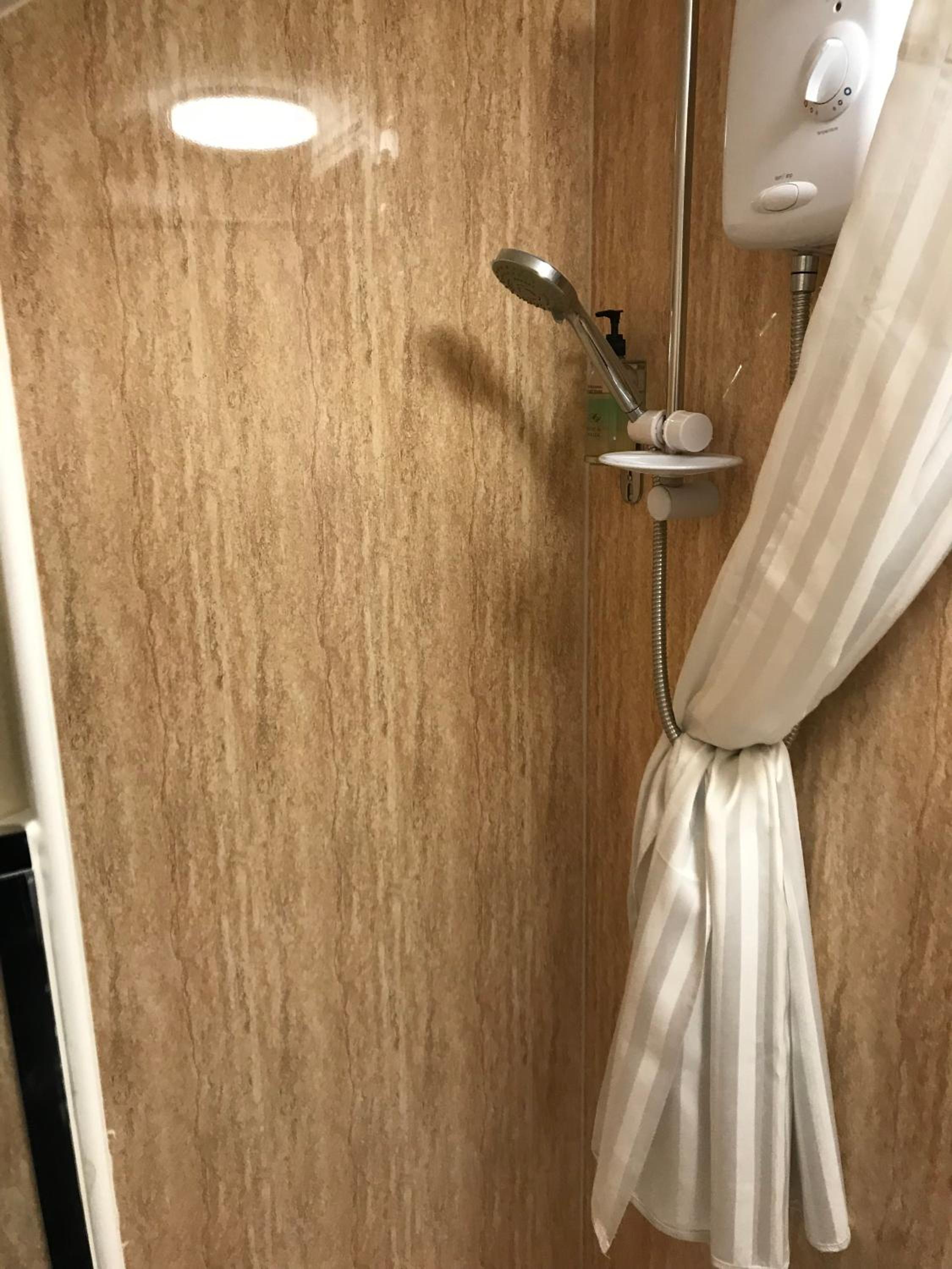 ISUITES Serviced Accommodation 23/23