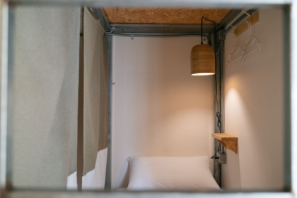 365 Hostel 11/33
