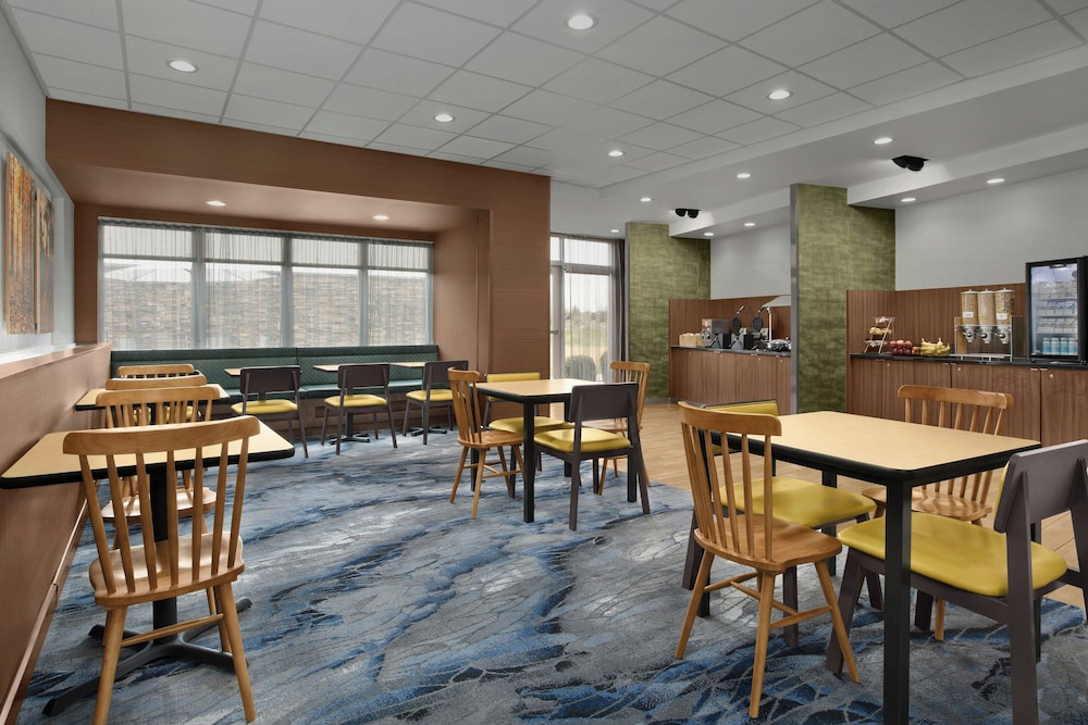 Fairfield Inn &amp; Suites Jeffersonville I-71 45/58