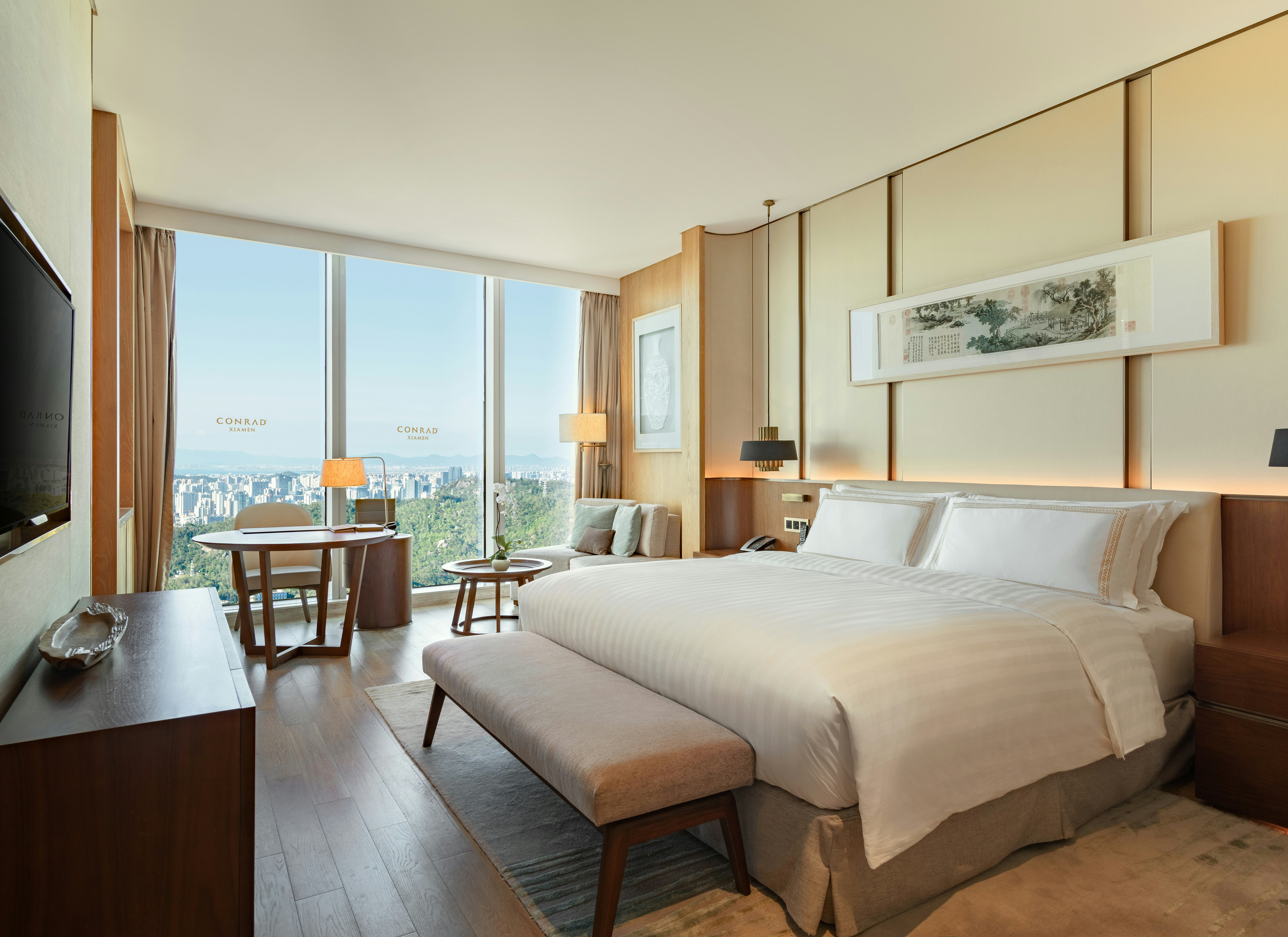 City, Deluxe, King Bed, Attraction View