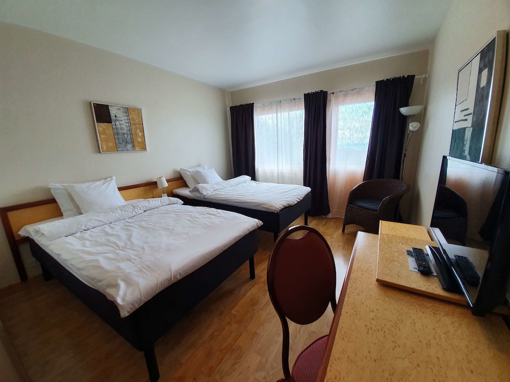 Stav Hotel 20/77