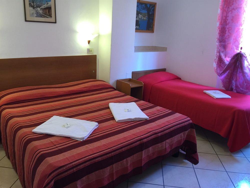 Hotel Adelchi 21/35