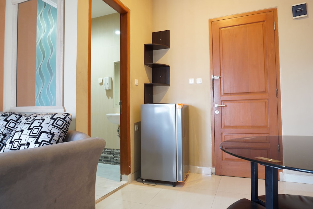 Residences By RedDoorz near Kemang Square 4/33