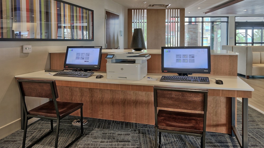 Holiday Inn Express & Suites Denver Northwest - Broomfield 49/51