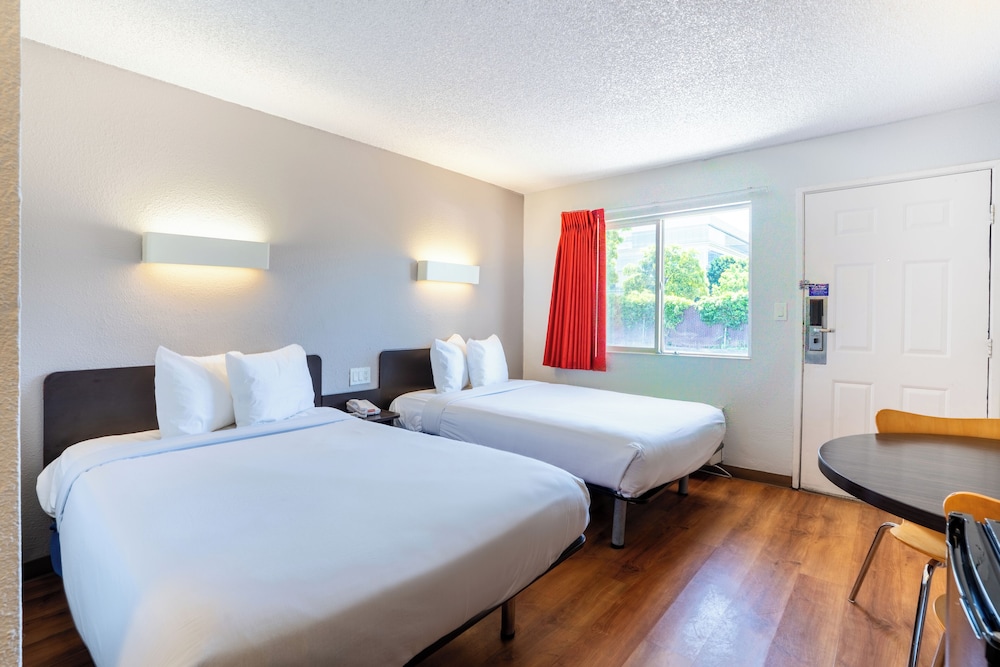 Motel6 Pleasanton, CA 41/63