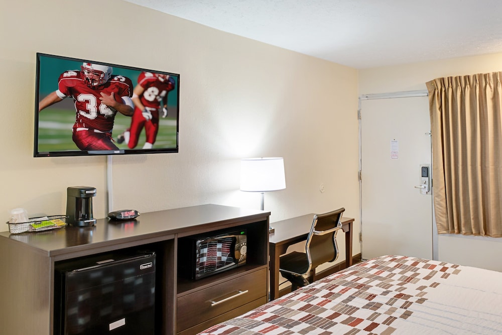 Red Roof Inn Indianapolis - Castleton 15/26