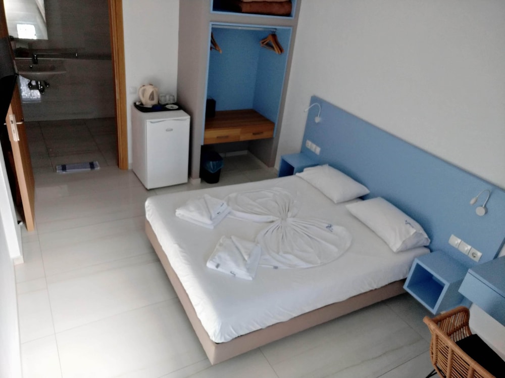 Avra Beach Hotel 13/55