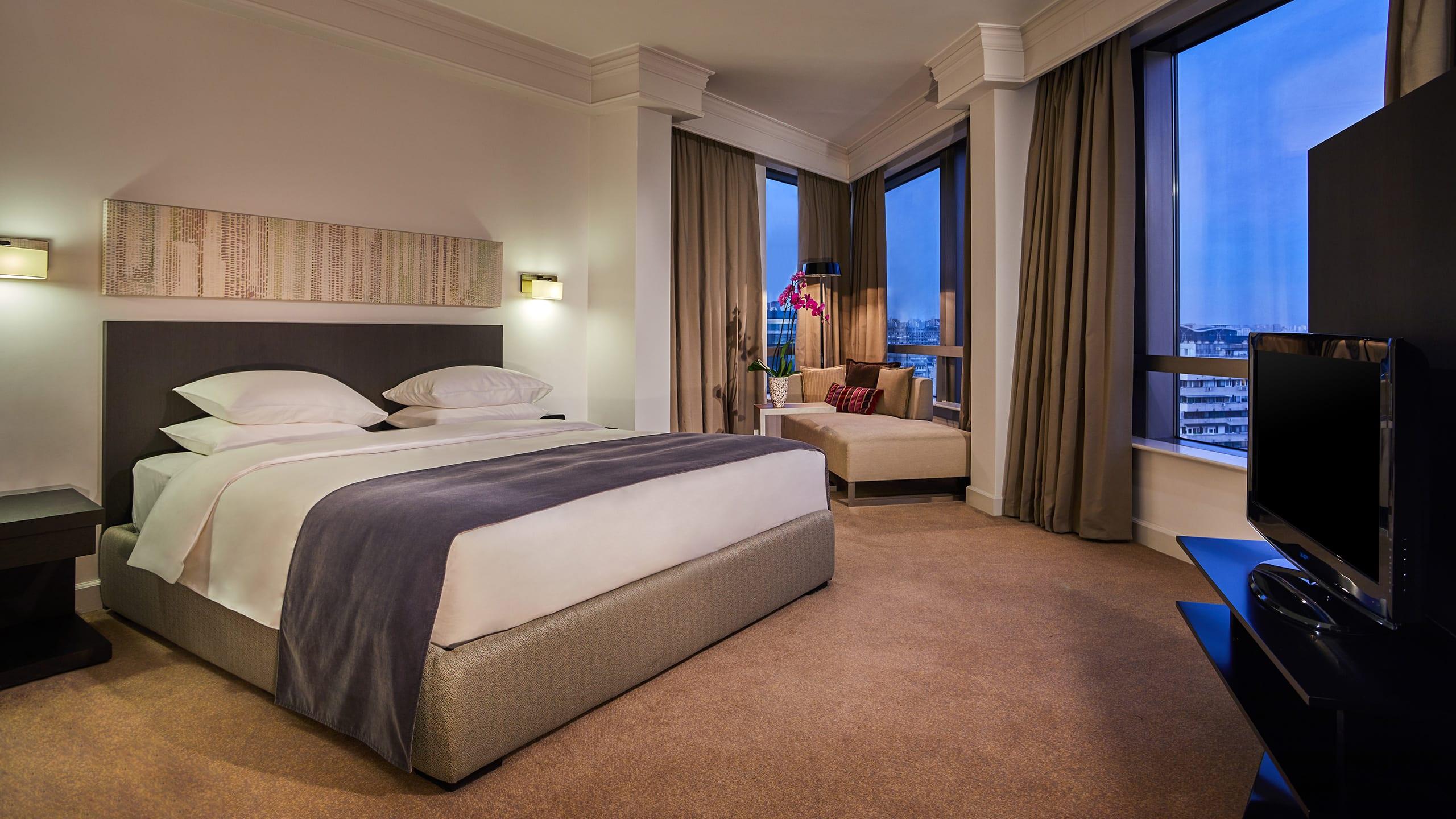 Regency, Suite, King Bed