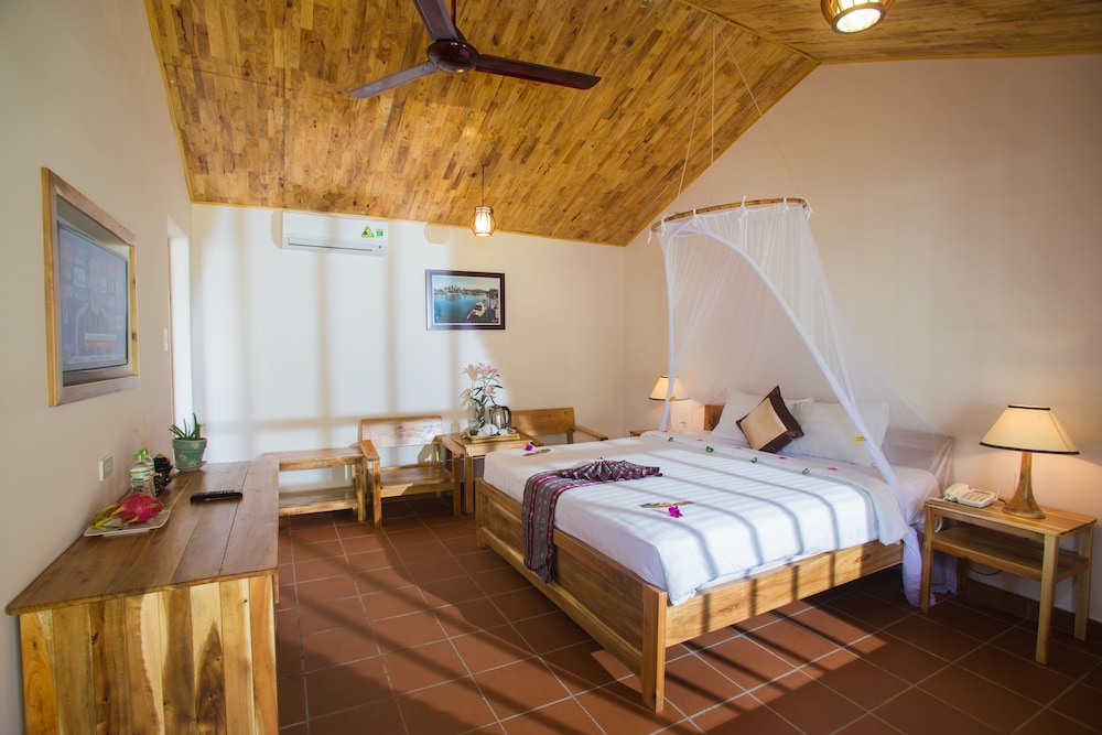 La Mer Resort 34/66