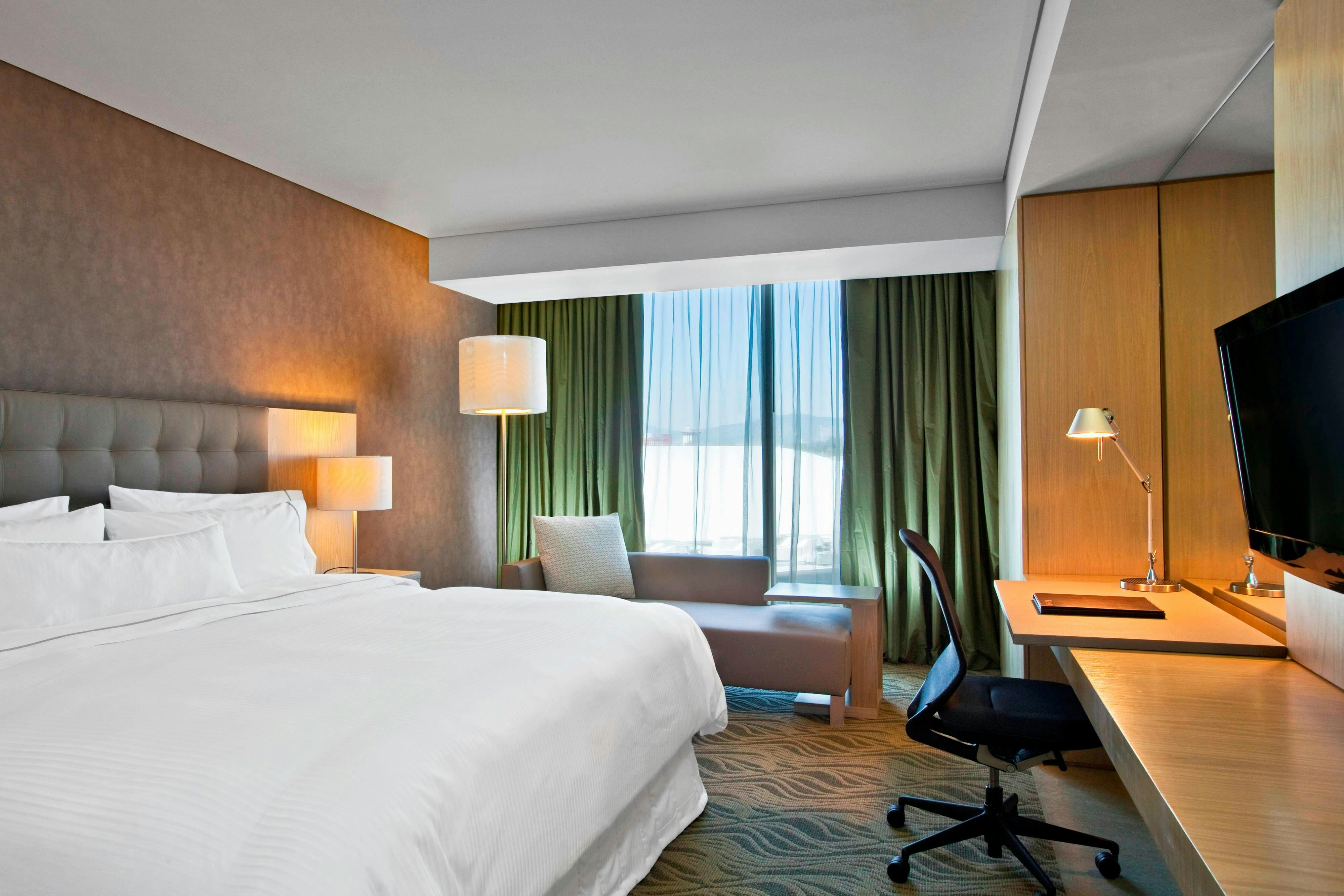 Room, King Bed