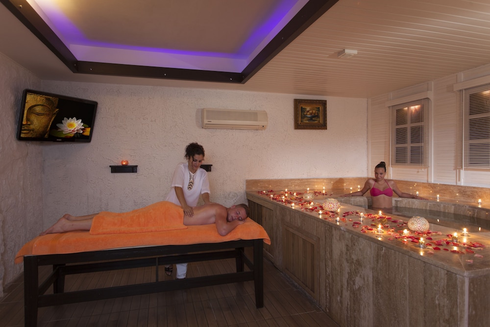 Club Paradiso Hotel 18/50