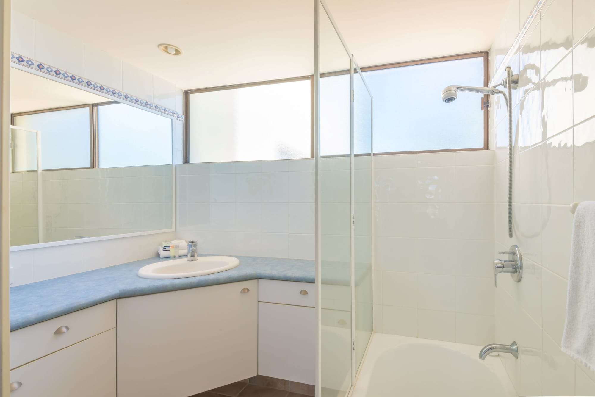 Deluxe, 2 Beds, Water Front، MUNNA BEACH APARTMENTS 3/3