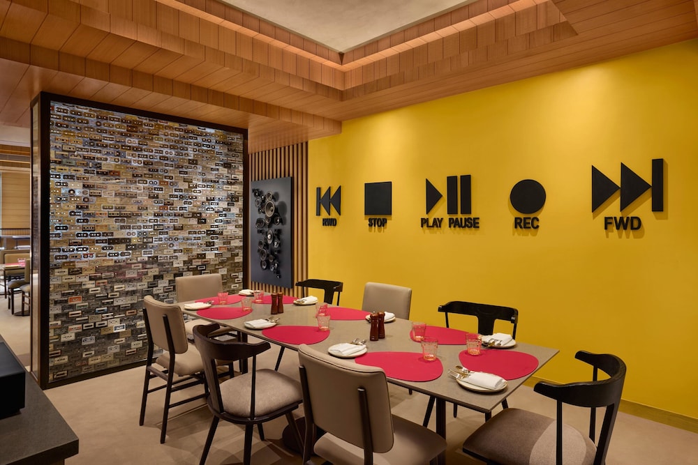 Moxy Mumbai Andheri West 23/40