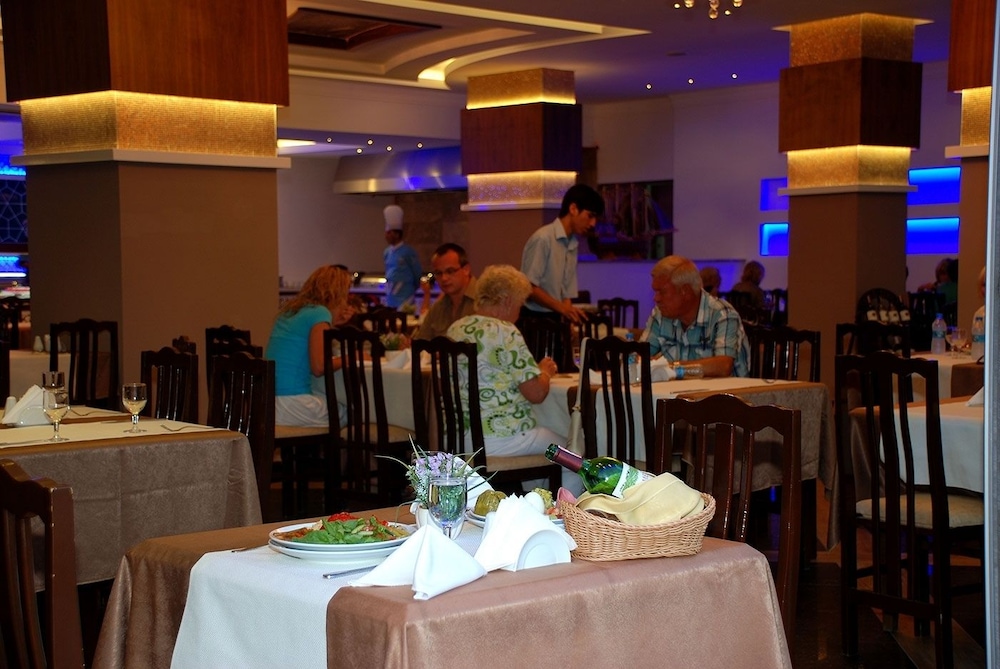 Hatipoglu Beach Hotel 54/66