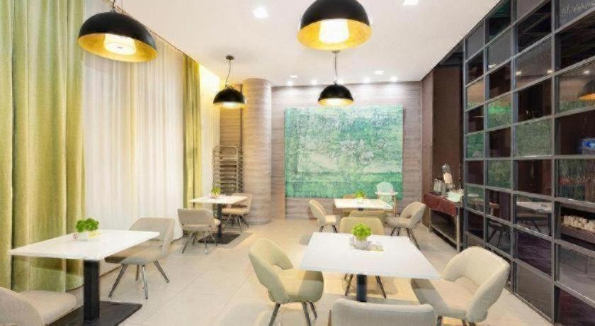 Jinjiang Inn Select (Tianjin Xiaobailou Metro Station) 46/54