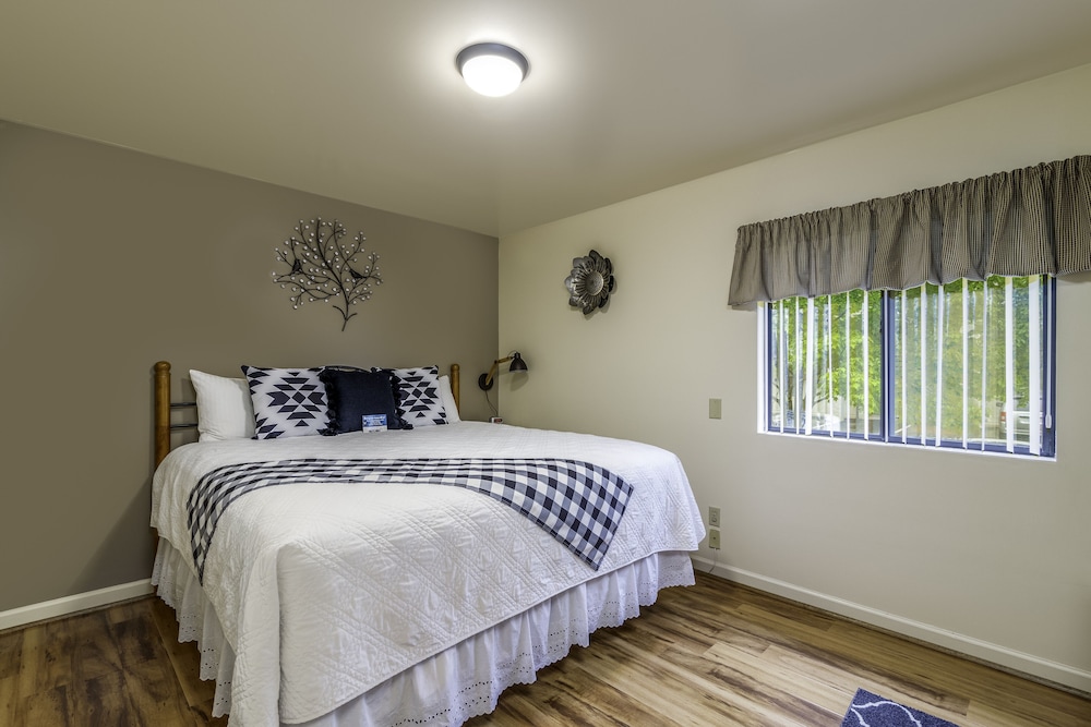 Affordable Corporate Suites of Overland Drive 23/65